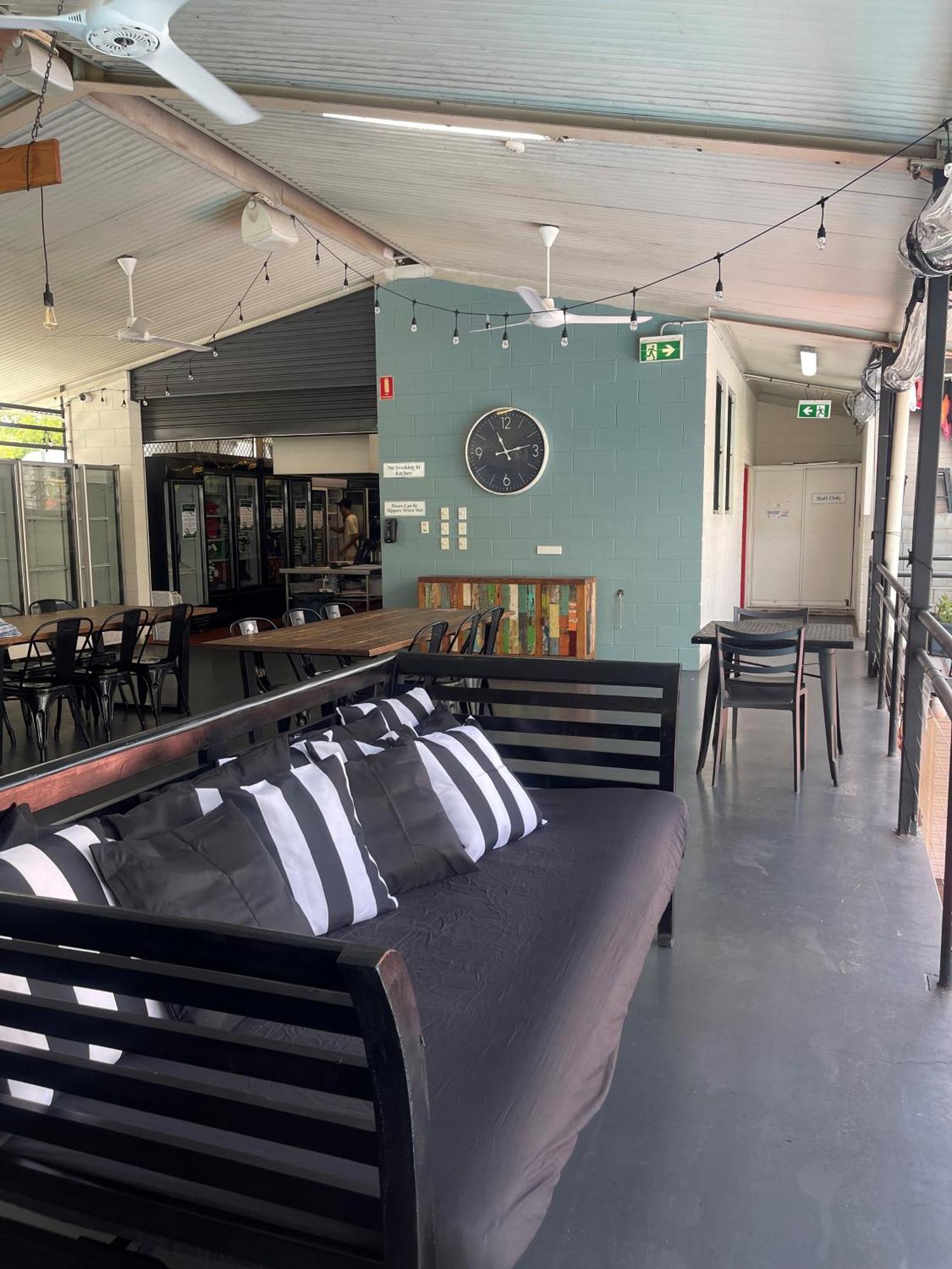 Youth Shack Backpackers Darwin Buitenkant foto